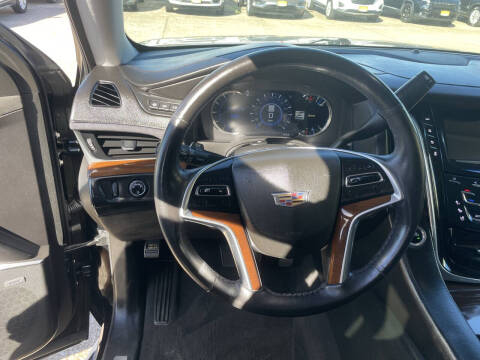 2018 Cadillac Escalade Luxury