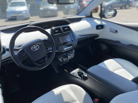2019 Toyota Prius XLE