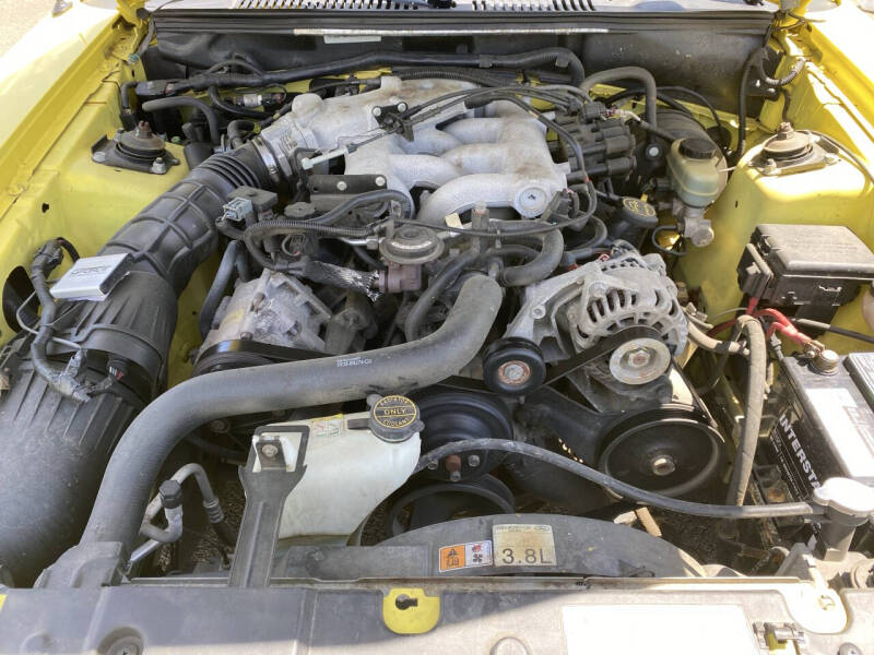 2002 Ford Mustang Deluxe
