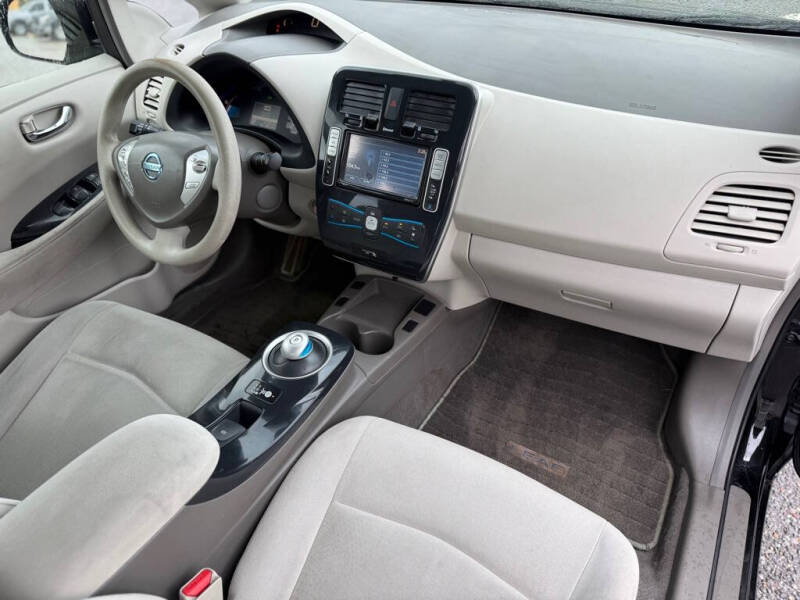 2011 Nissan LEAF SL