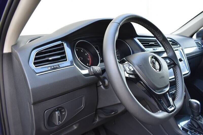 2021 Volkswagen Tiguan SE R-Line Black