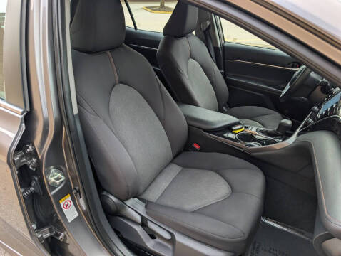 2018 Toyota Camry Hybrid LE