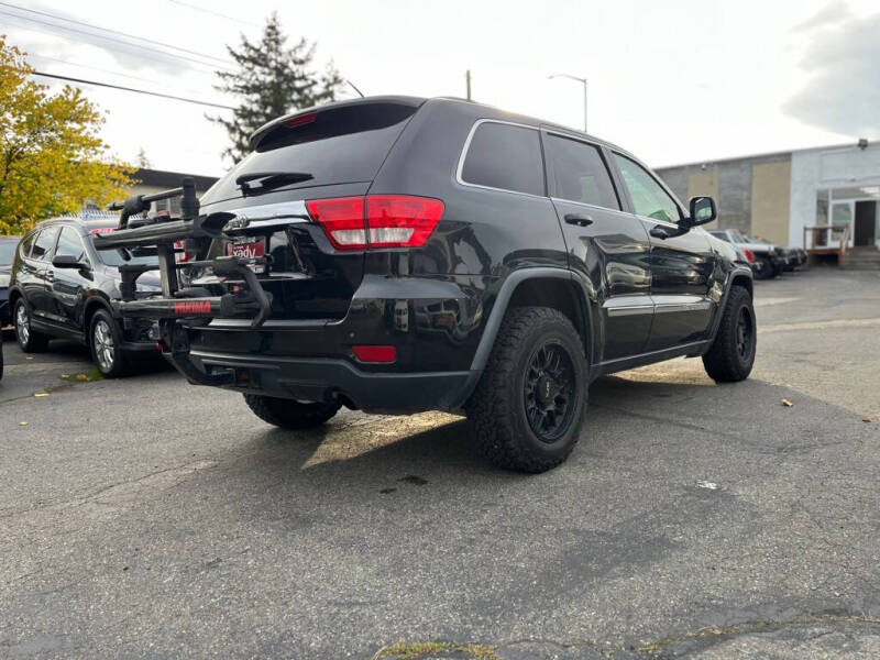 2012 Jeep Grand Cherokee Laredo photo 4