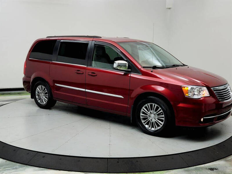 2013 Chrysler Town and Country Touring-L