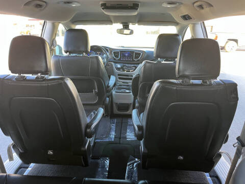 2017 Chrysler Pacifica Touring-L