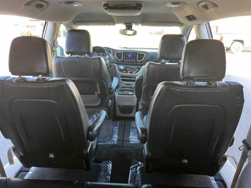 2017 Chrysler Pacifica Touring-L