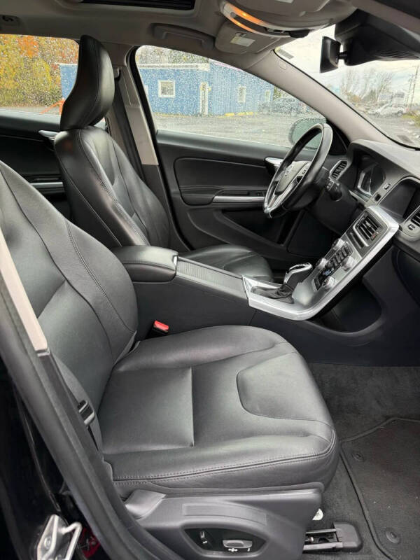 2017 Volvo V60 T5 Premier