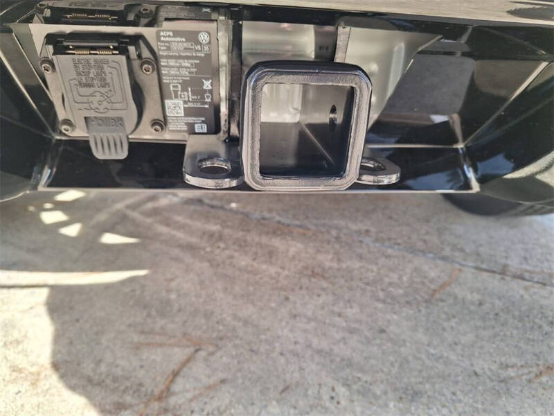 2026 Volkswagen Atlas Cross Sport SEL Premium R-Line 4Motion