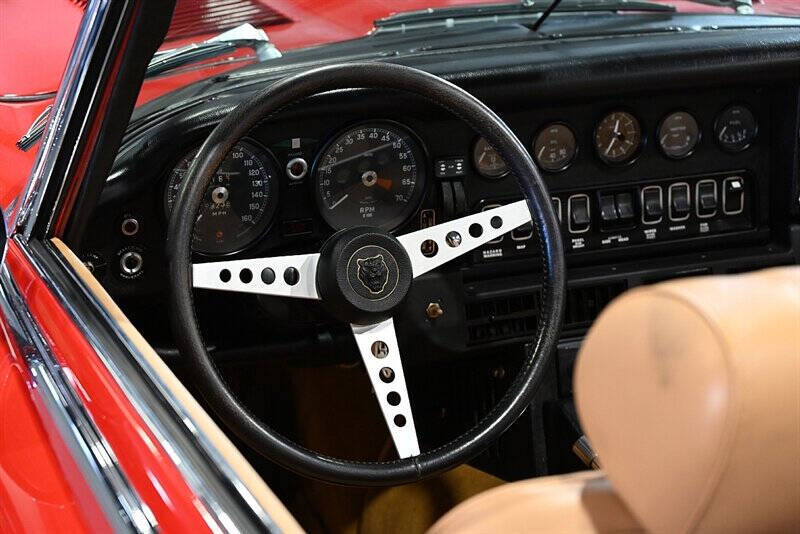 1974 Jaguar XKE 26