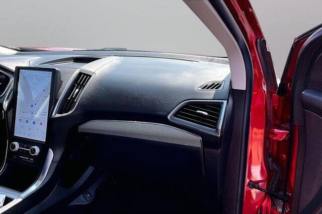 2021 Ford Edge Titanium