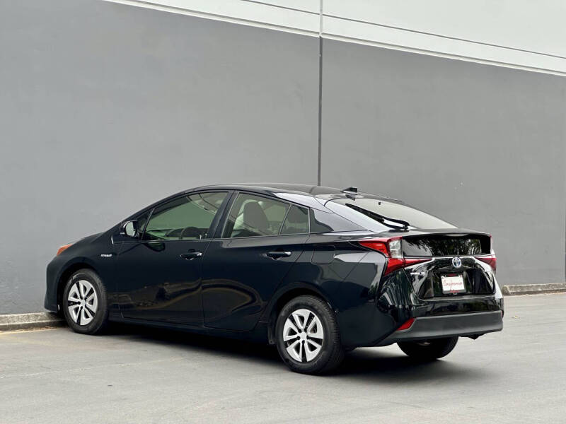 2019 Toyota Prius LE