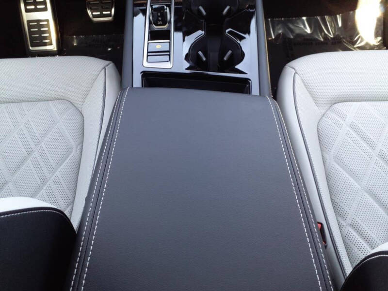 2025 Volkswagen Atlas Cross Sport SEL Premium R-Line 4Motion