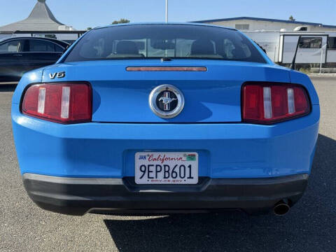 2010 Ford Mustang V6