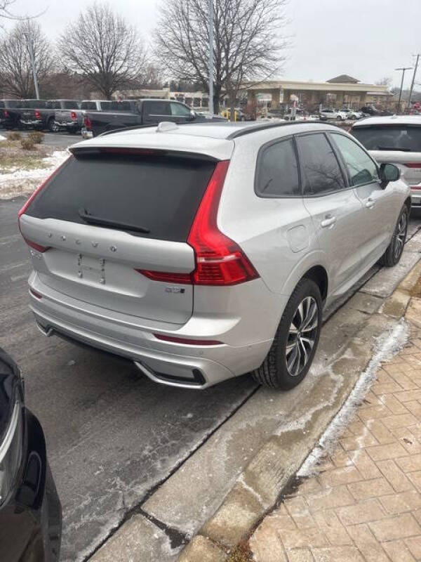 2025 Volvo XC60 B5 Plus Dark Theme