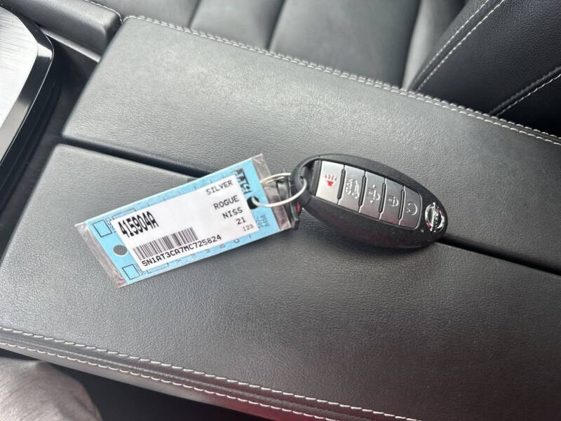 2021 Nissan Rogue SL