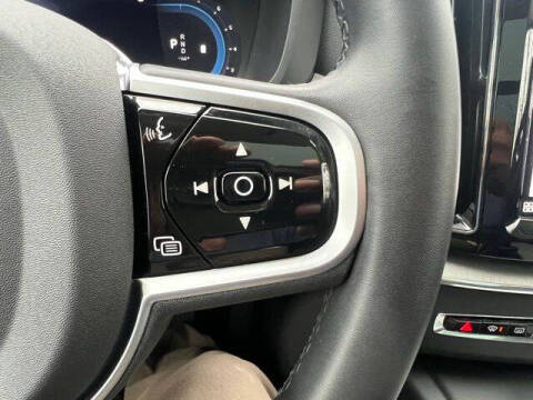 2025 Volvo XC60 B5 Plus Dark Theme