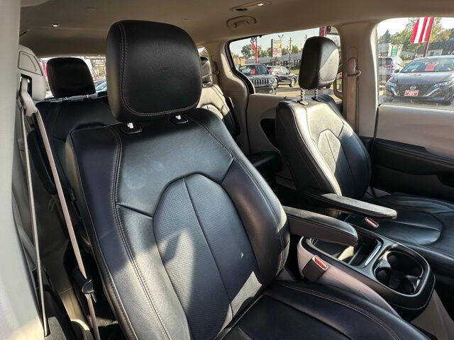 2019 Chrysler Pacifica Touring L