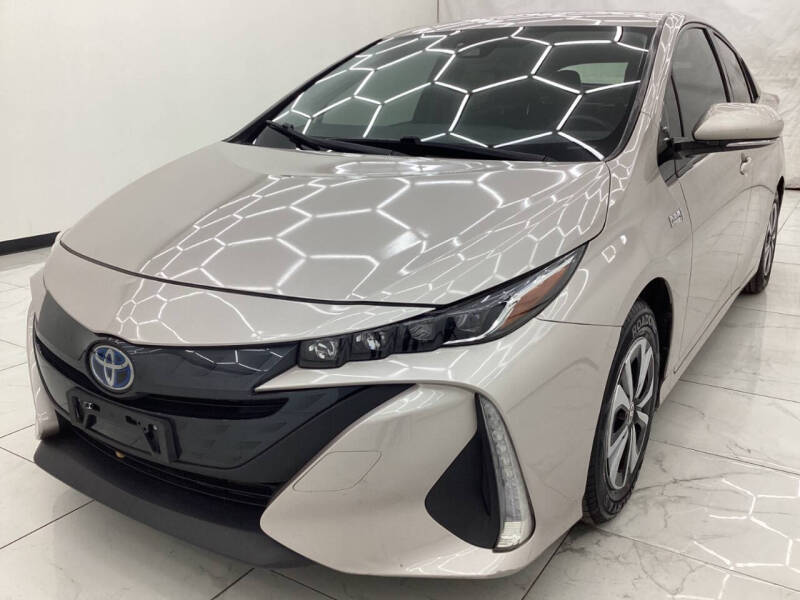 2017 Toyota Prius Prime Premium's photo
