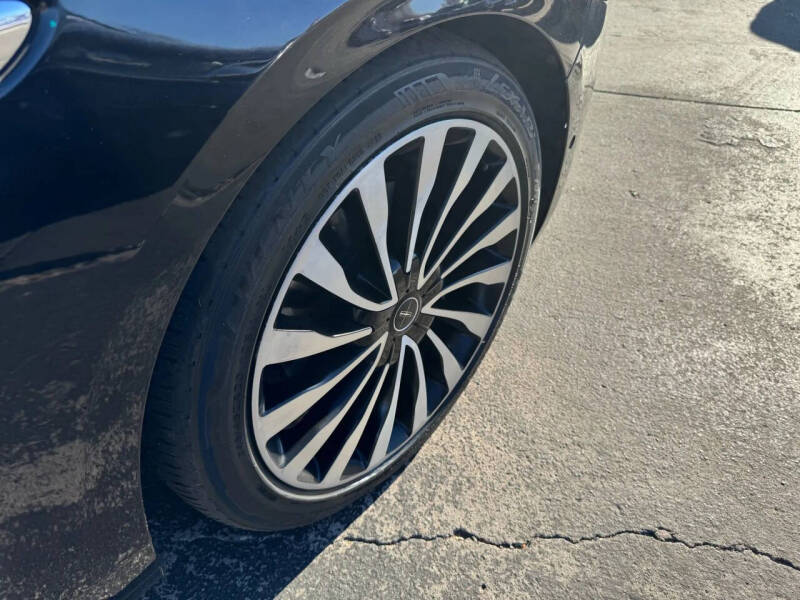 2017 Lincoln Continental Black Label