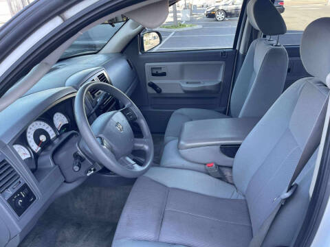 2005 Dodge Dakota ST