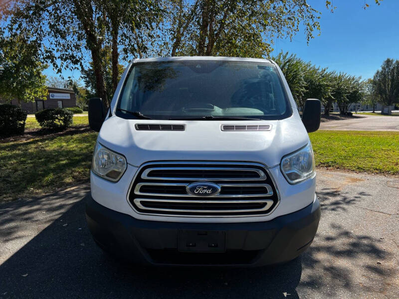 2016 Ford Transit XLT photo 2