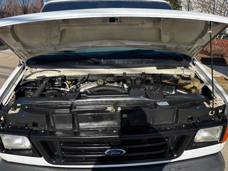 2004 Ford E-Series E-350 SD