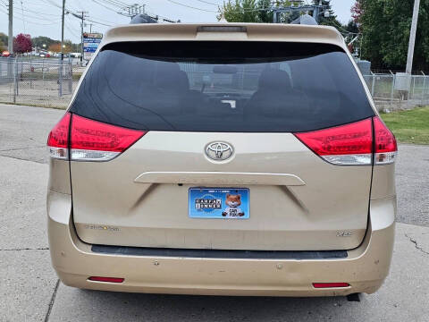 2011 Toyota Sienna XLE 8-Passenger