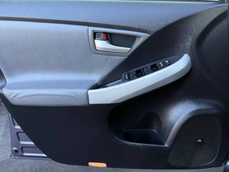 2014 Toyota Prius Plug-in Hybrid