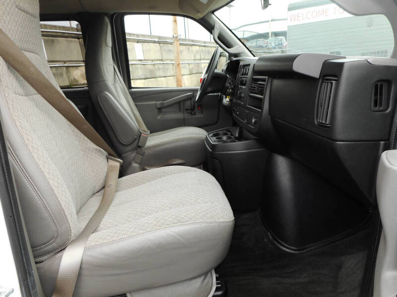 2017 Chevrolet Express LT 3500