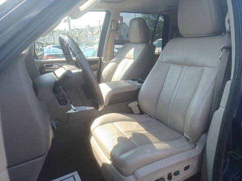 2017 Lincoln Navigator Select