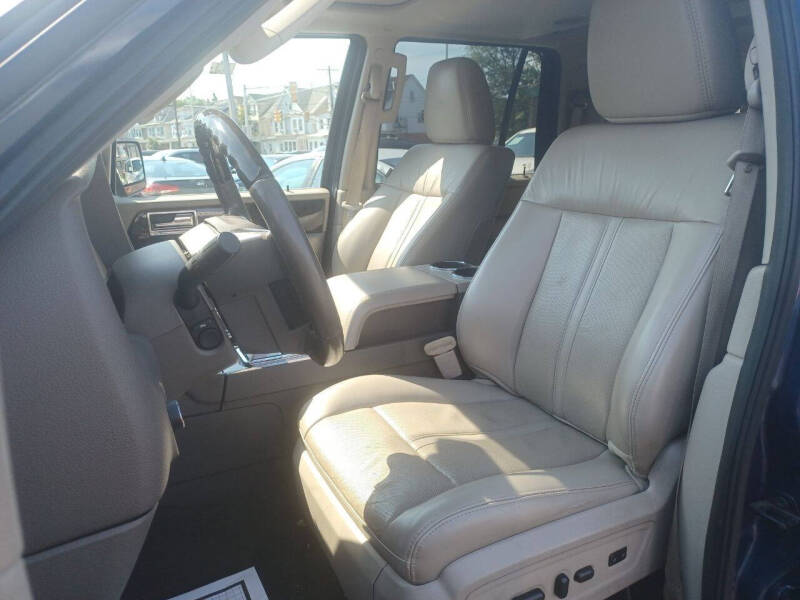 2017 Lincoln Navigator Select