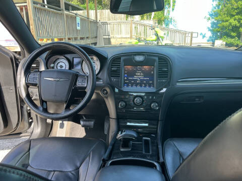 2013 Chrysler 300 C John Varvatos Limited Edition