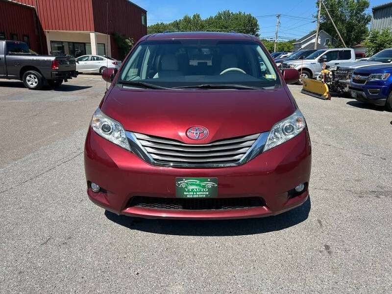 2014 Toyota Sienna XLE 7-Passenger