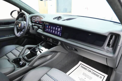 2025 Porsche Cayenne GTS Coupe