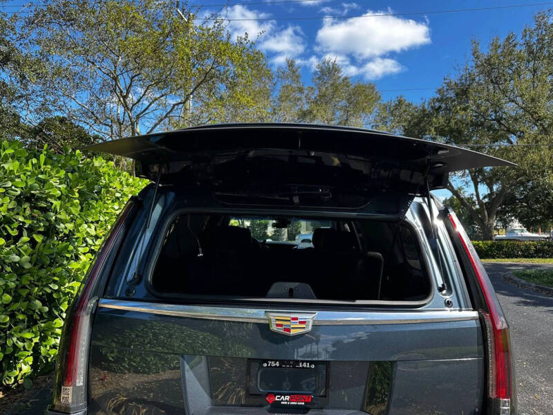 2020 Cadillac Escalade ESV Luxury