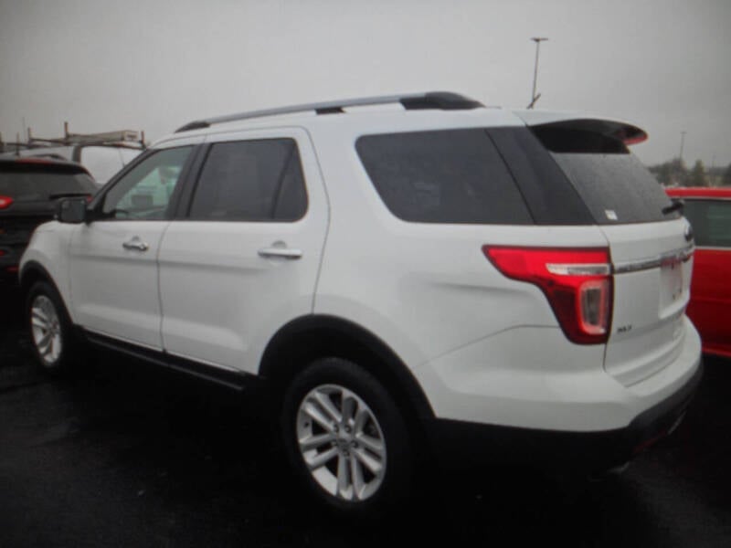 2014 Ford Explorer XLT photo 3