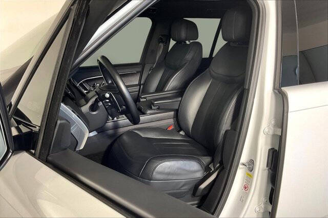 2023 Land Rover Range Rover P530 SE