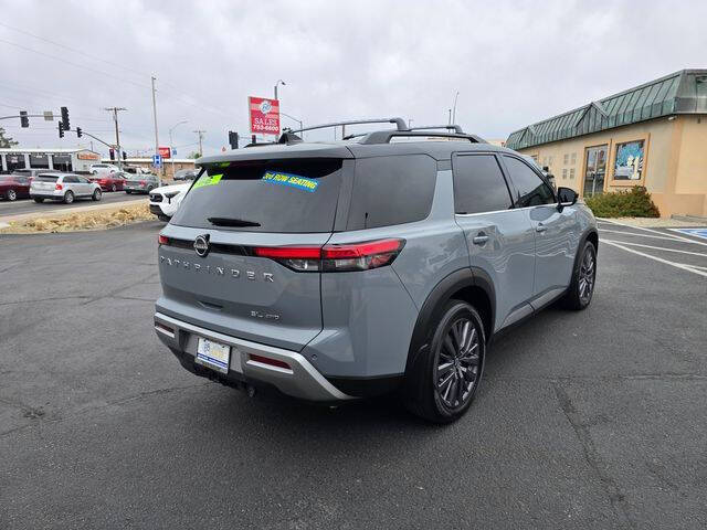 2023 Nissan Pathfinder SL