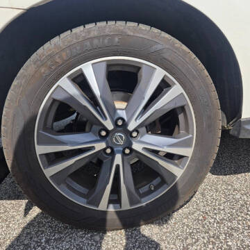 2017 Nissan Pathfinder Platinum