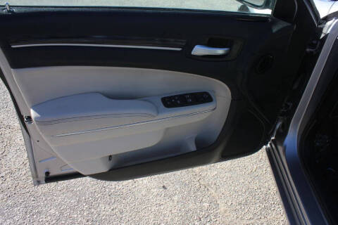 2017 Chrysler 300 Limited