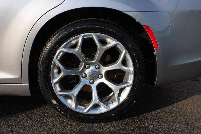 2017 Chrysler 300 C Platinum