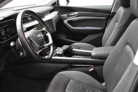 2021 Audi e-tron quattro Premium