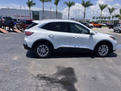 2020 Ford Escape SE