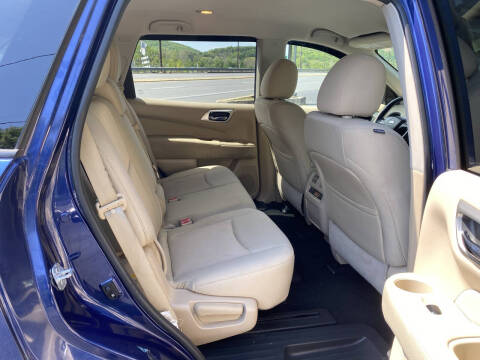2017 Nissan Pathfinder S