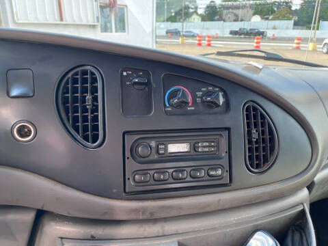 2002 Ford E-Series E-450 SD