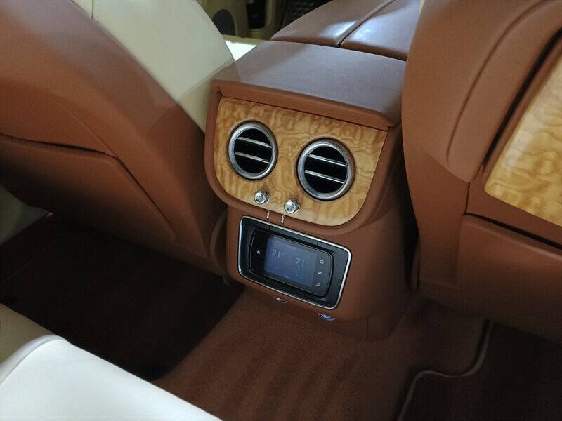 2019 Bentley Bentayga 64
