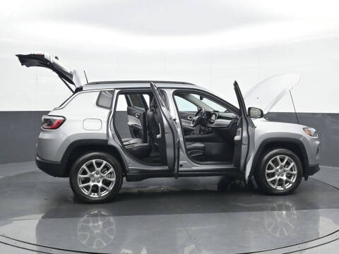 2022 Jeep Compass Latitude Lux