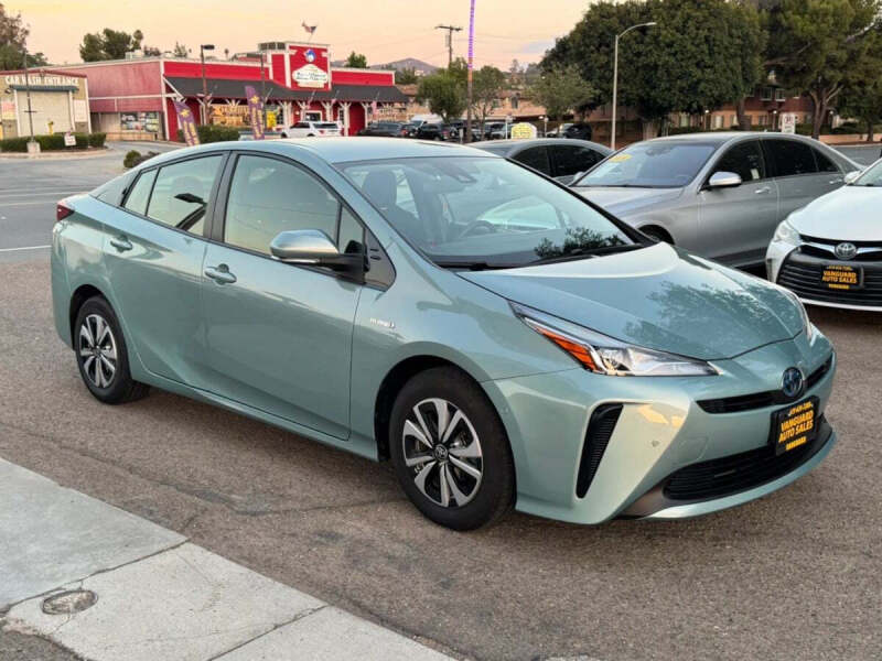 2021 Toyota Prius LE
