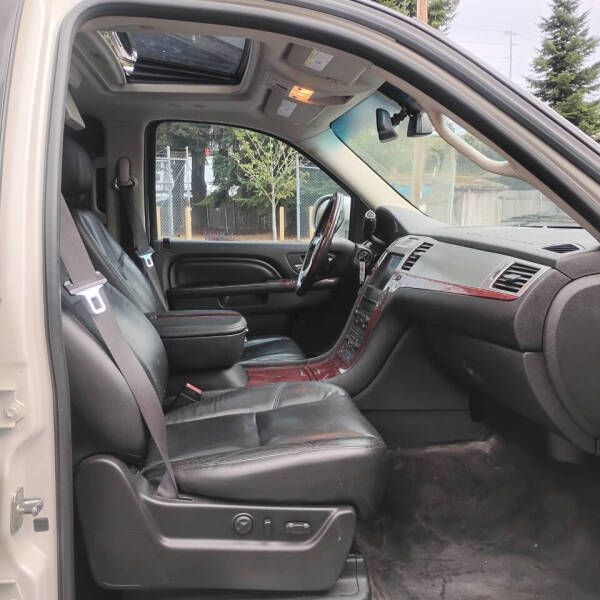 2011 Cadillac Escalade ESV Premium