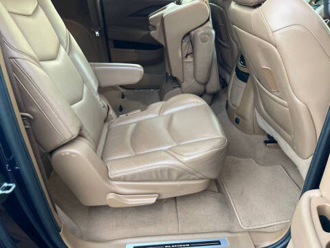 2017 Cadillac Escalade ESV Platinum